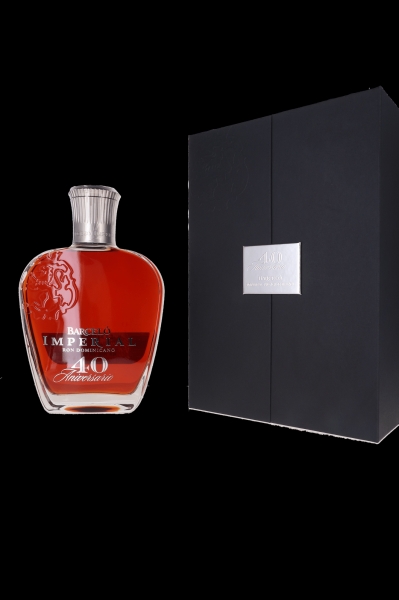 Image sur Barcelo Imperial Premium Blend 40 Years 43° 0.7L