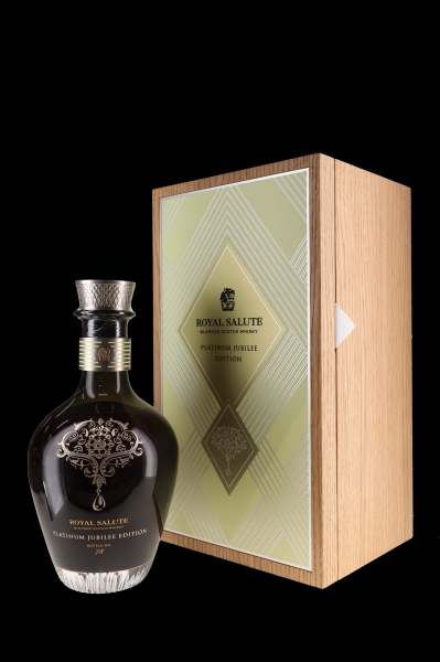 Image sur Chivas Regal Royal Salute Platinum Jubilee Edition 2022 Lot 78-50 50.8° 0.7L